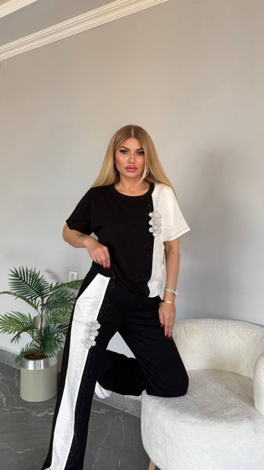 Flowers black white survêt