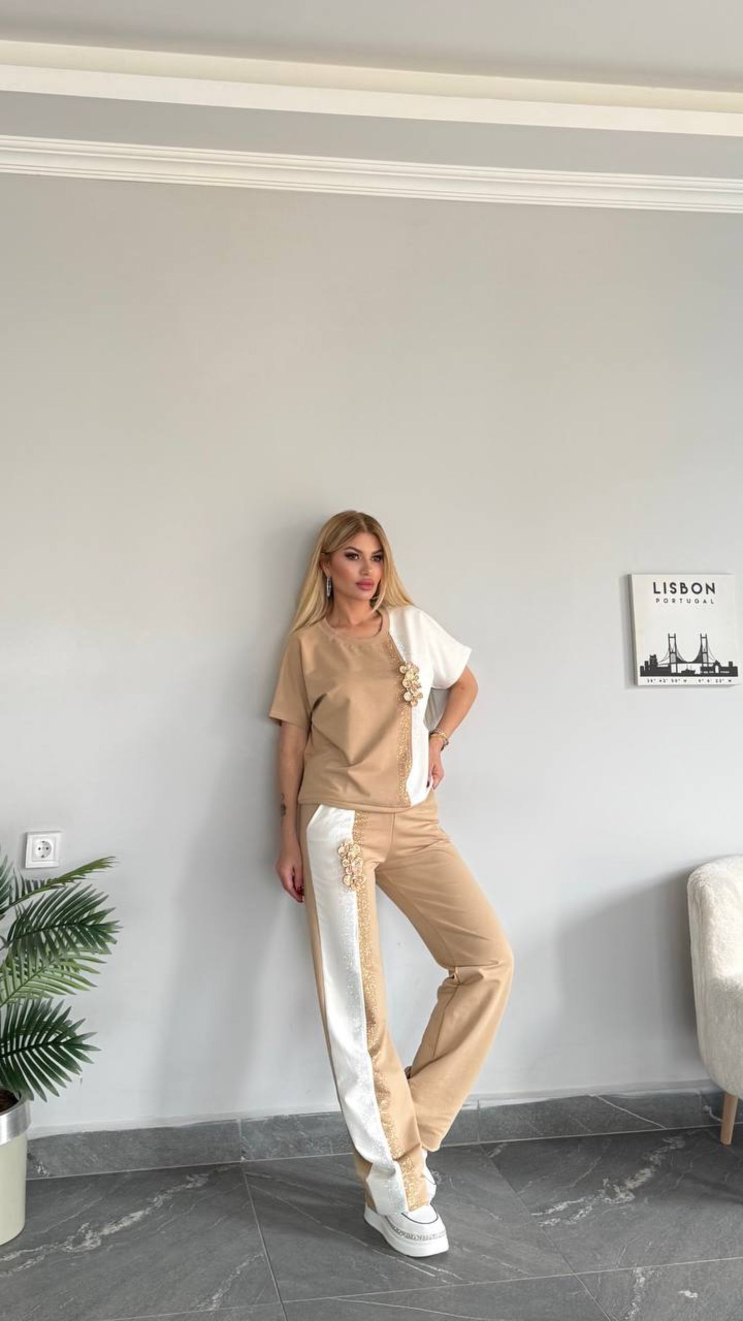 Flowers beige white survêt