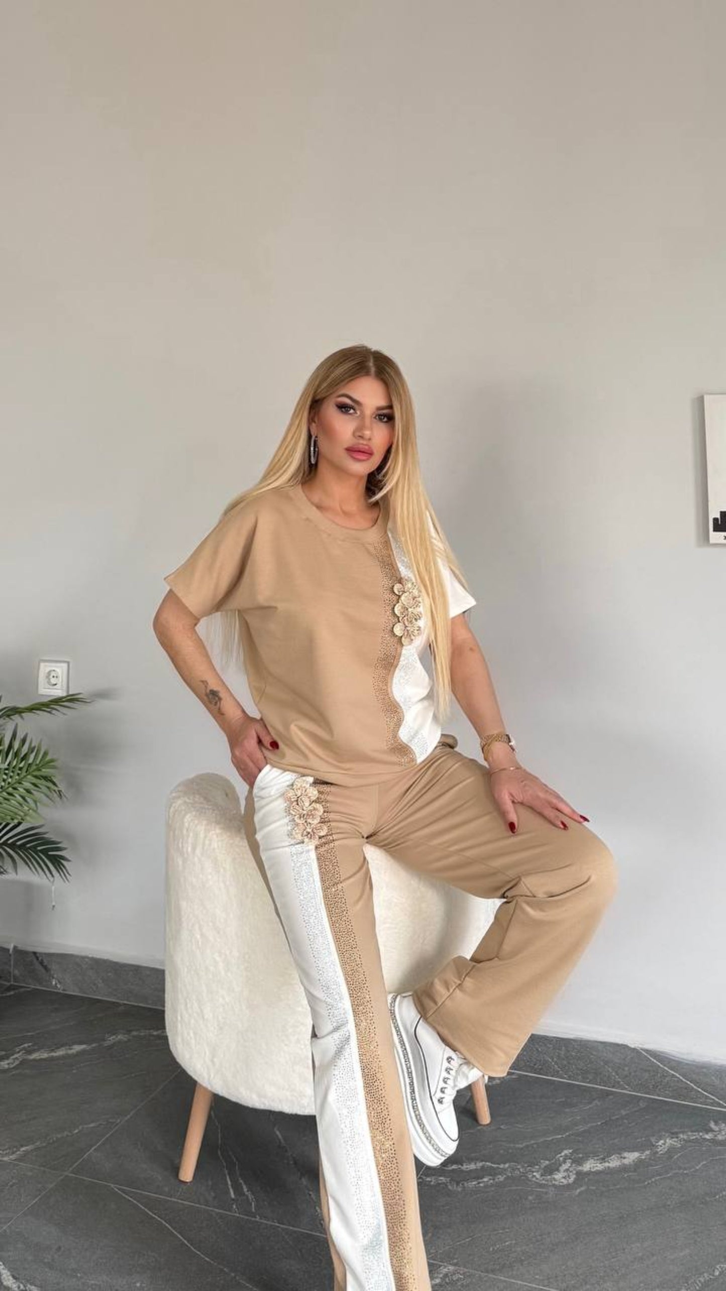 Flowers beige white survêt